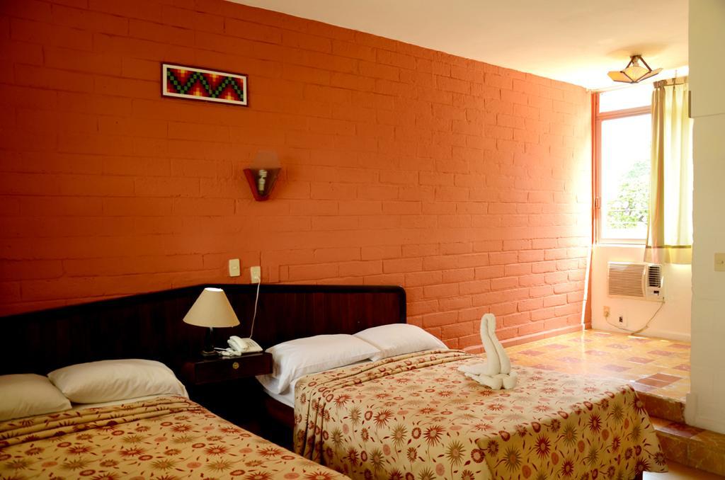 Hotel Паленке Екстериор снимка